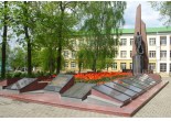 Братская могила воинов Красной Армии и партизан и могила П.Я. Пивненко