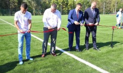 Открытие полноразмерного футбольного поля с искусственным покрытием